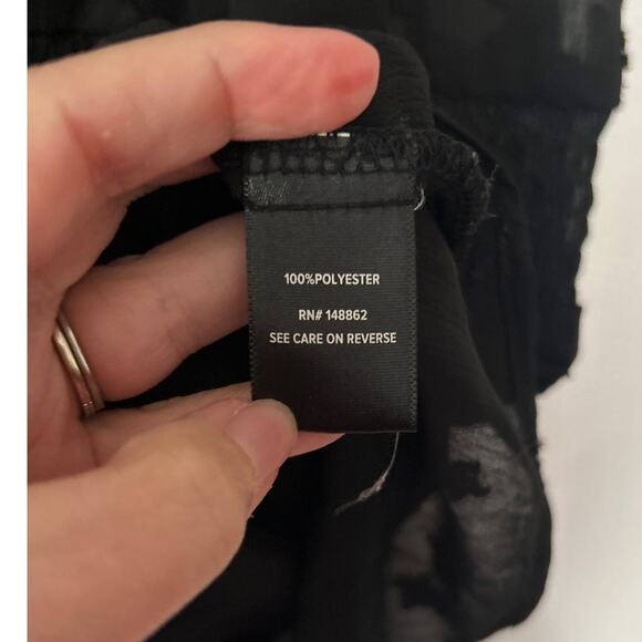 Torrid Women’s Black Sleeveless Button Front Blouse Sheer Star Pattern Size 3X - Picture 7 of 12